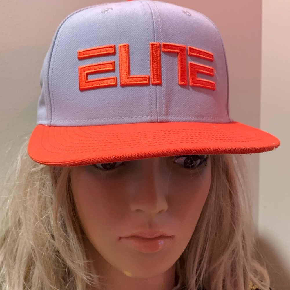 NWOT Nike True Elite Snapback Hat Light Grey/Orange